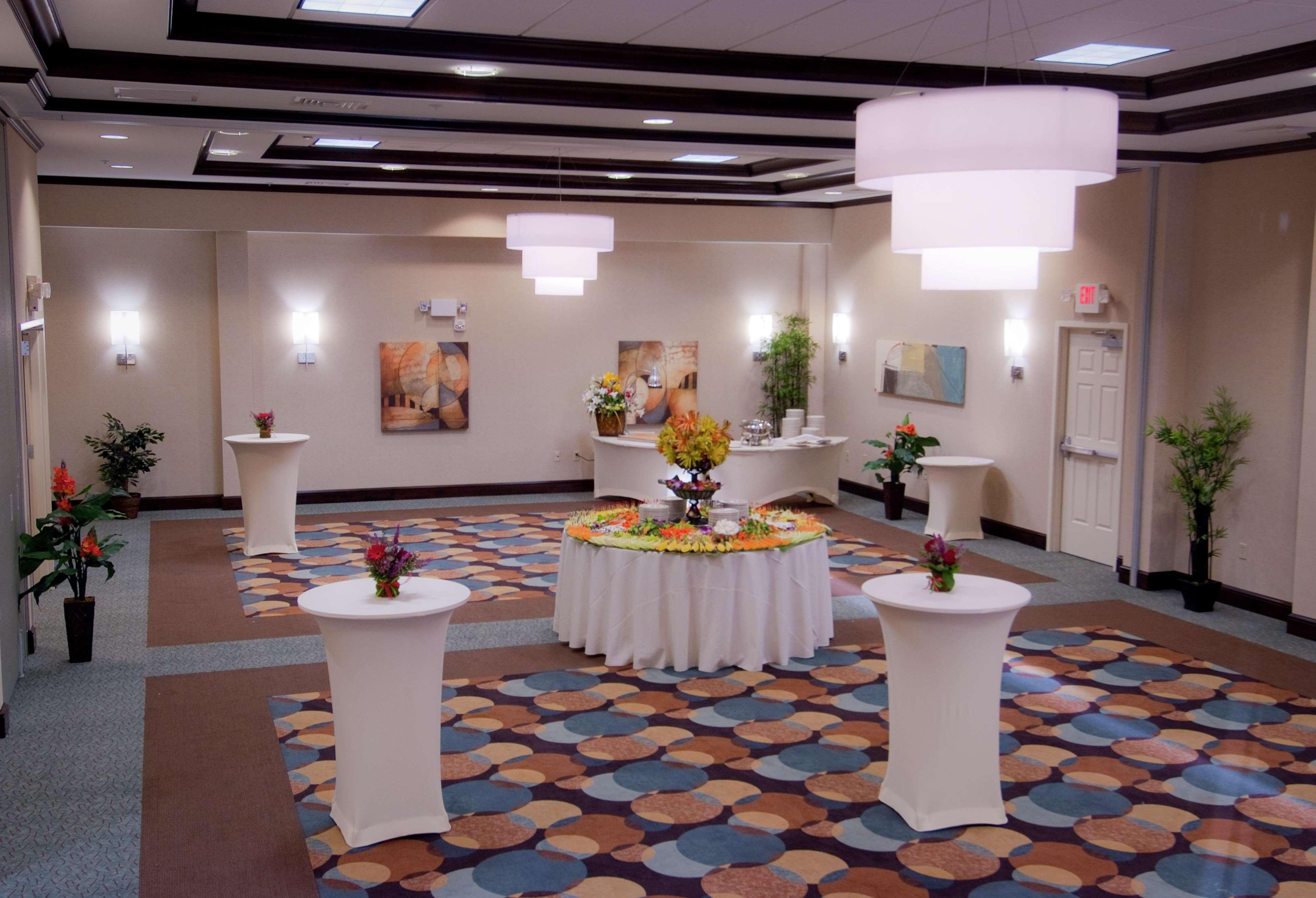 Hilton Garden Dulles North 3*