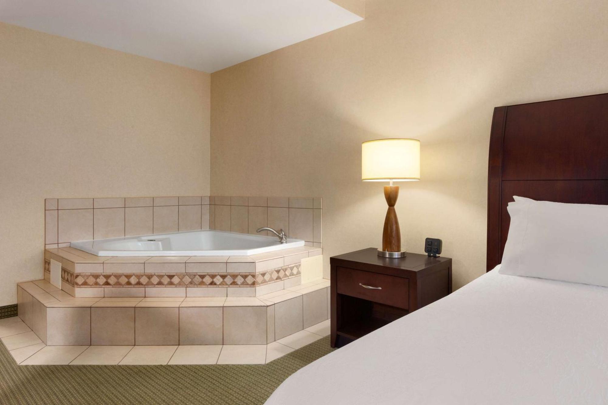 Hilton Garden Dulles North 3*