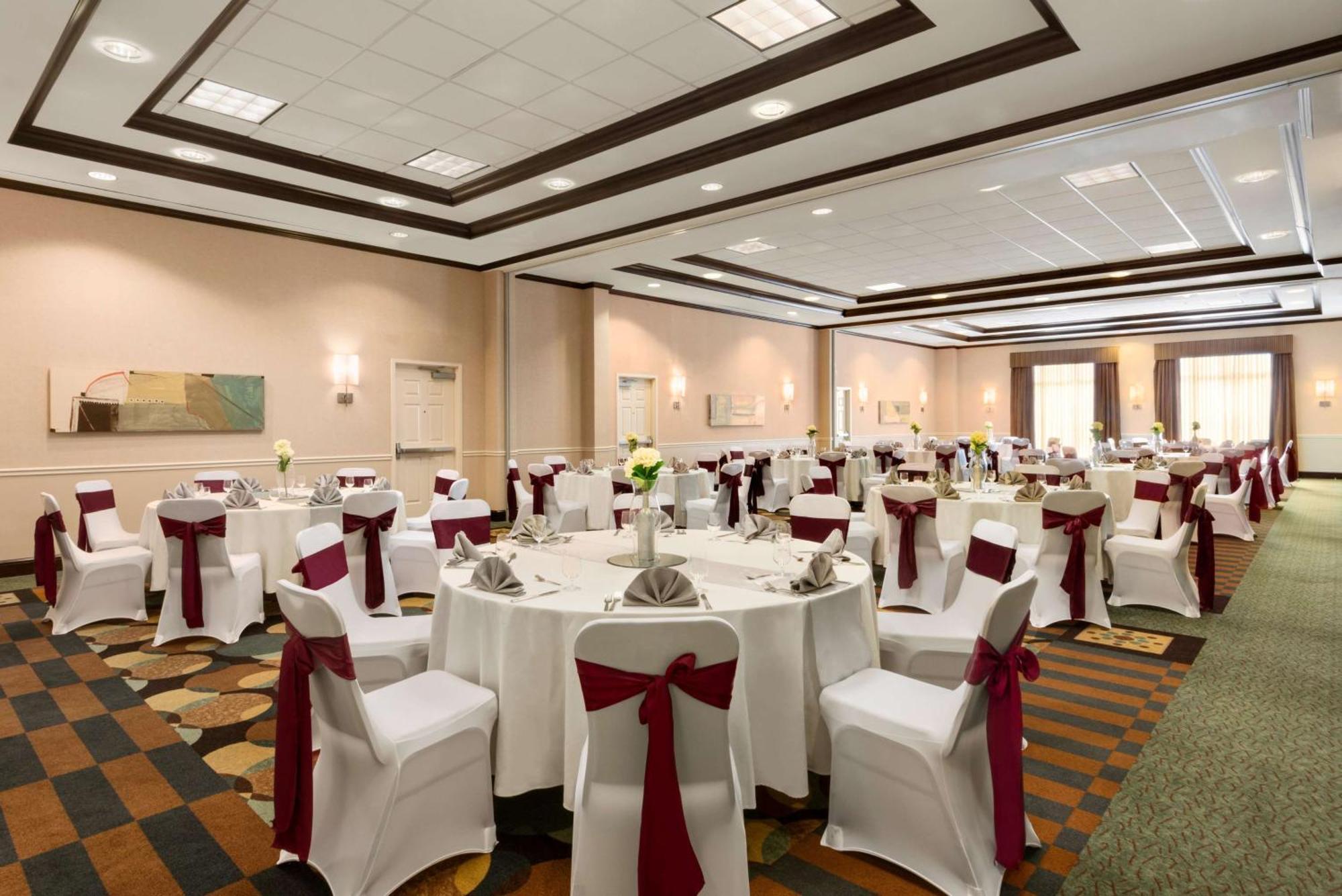 Hilton Garden Dulles North Hotel